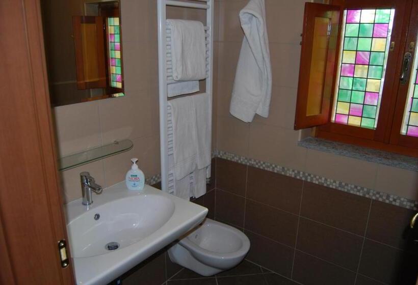 هتل Agriturismo Torre Cristina