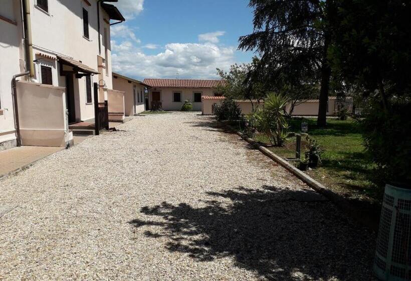 هتل Agriturismo Torre Cristina