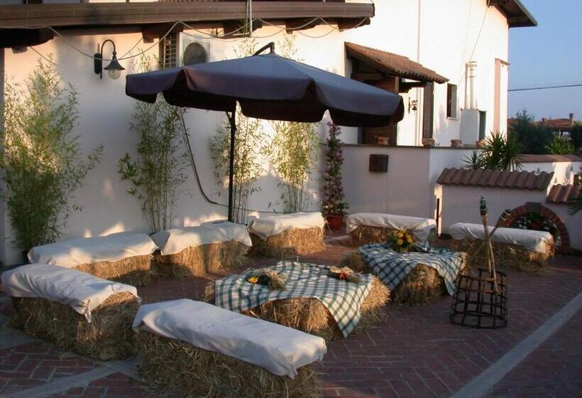 هتل Agriturismo Torre Cristina