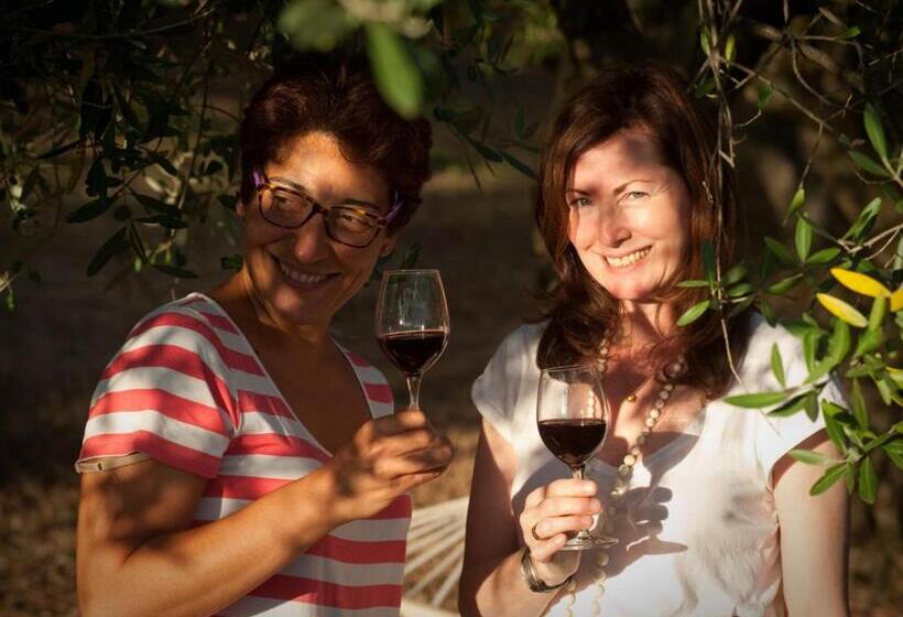 هتل Fattoria Le Poggiola