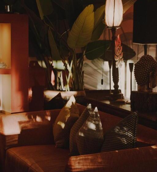 هتل La Striscia Wine Resort