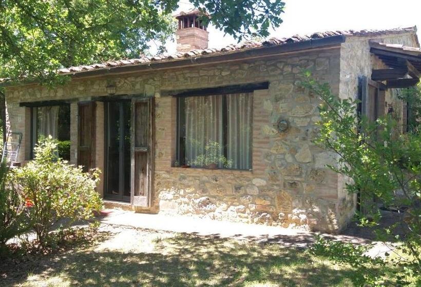 فندق Podere Montese Country House