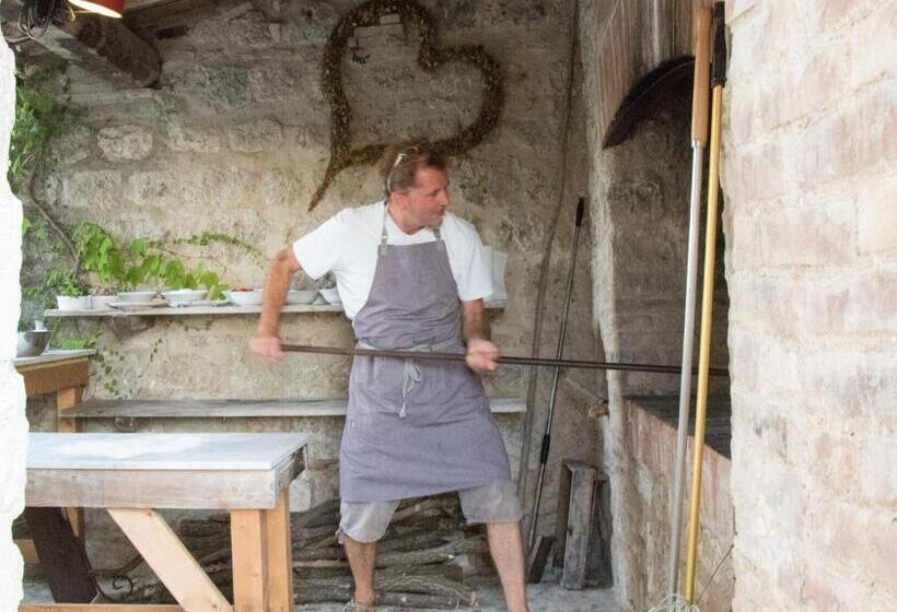 Отель Villa Montecastello