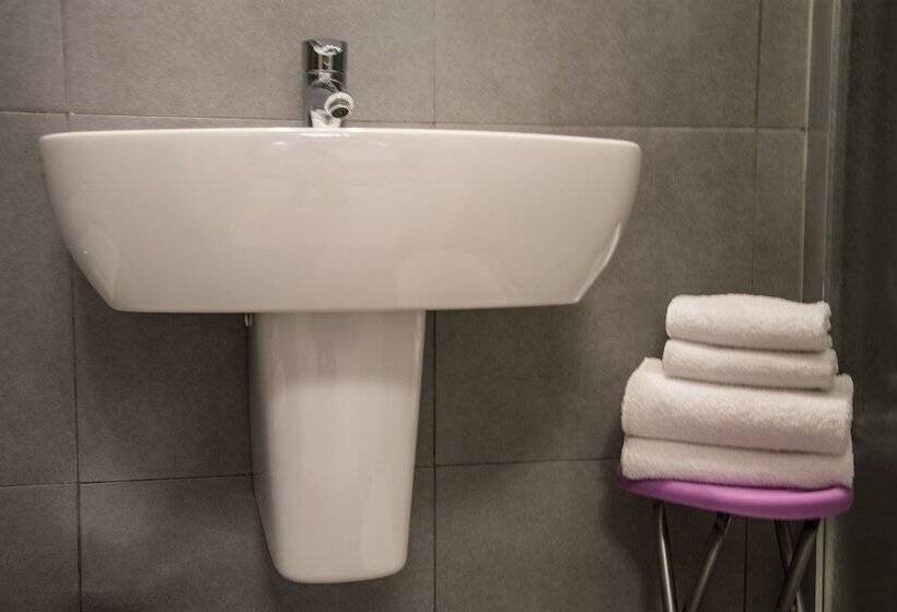 بنسيون Alibardi Alloggi