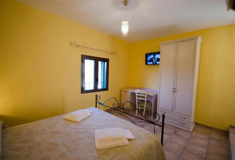 بنسيون Dimore Dell Olmo   Ospitalità Diffusa