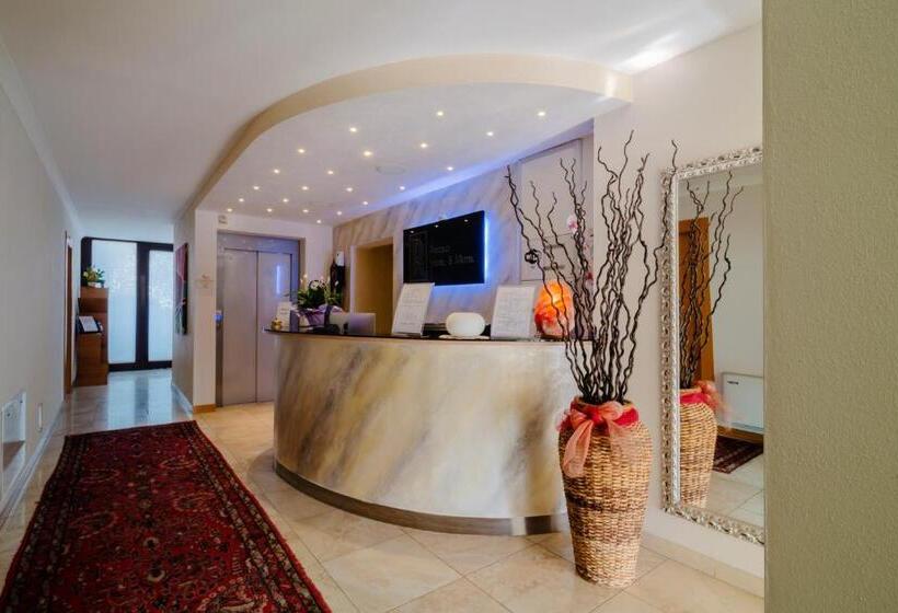 פנסיון Piccolo