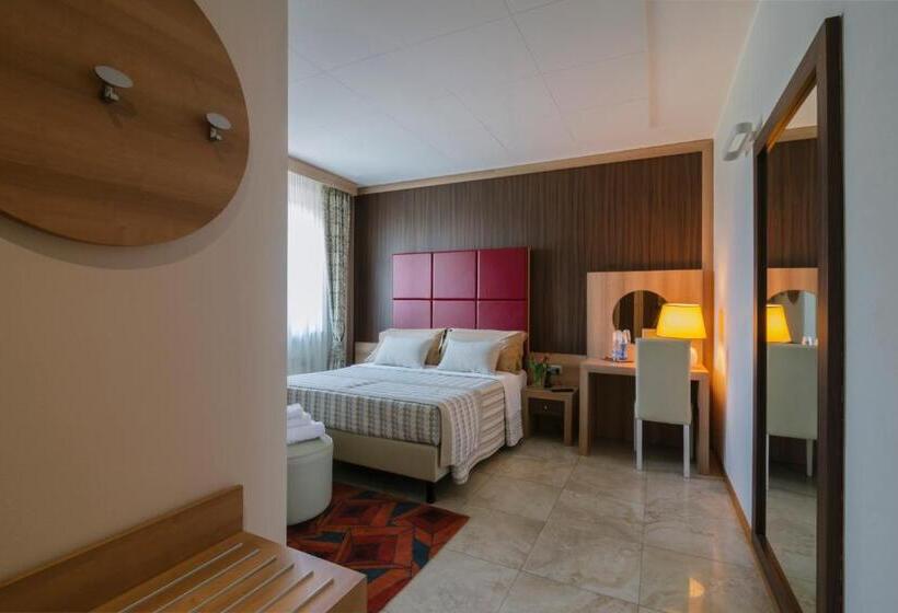 פנסיון Piccolo