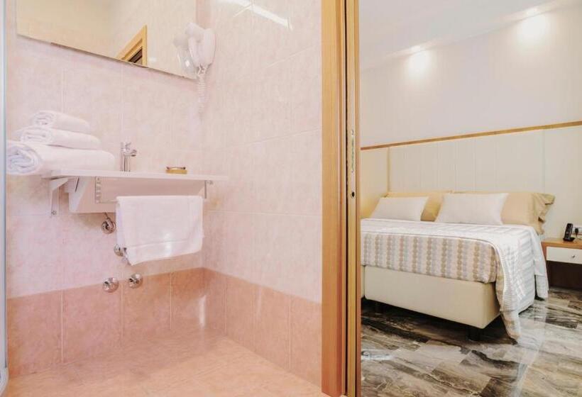 פנסיון Piccolo