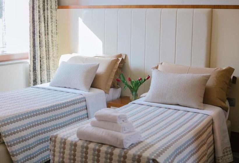 פנסיון Piccolo