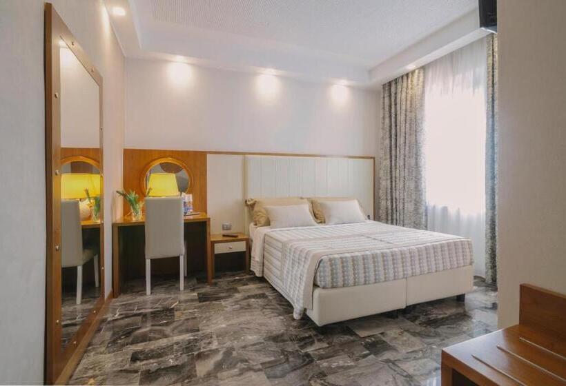 פנסיון Piccolo