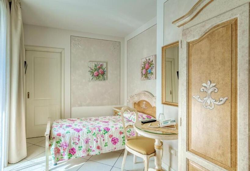 بنسيون Villa Liberty