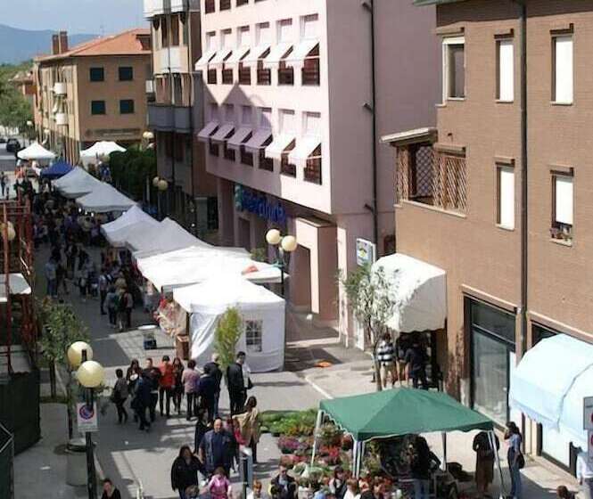 Residence La Rosa Di Nettuno