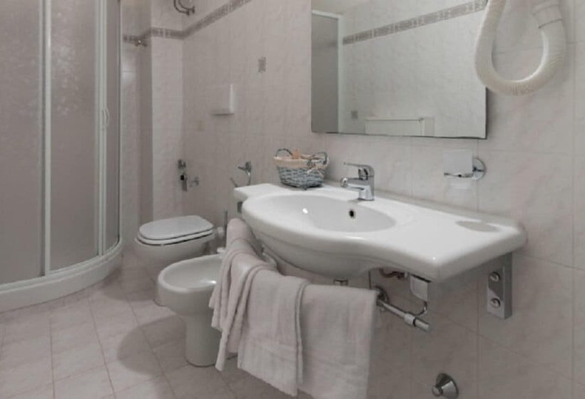 Residence La Rosa Di Nettuno