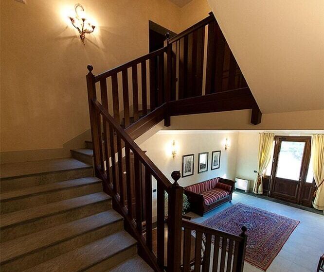 הוסטל Alle Roncole