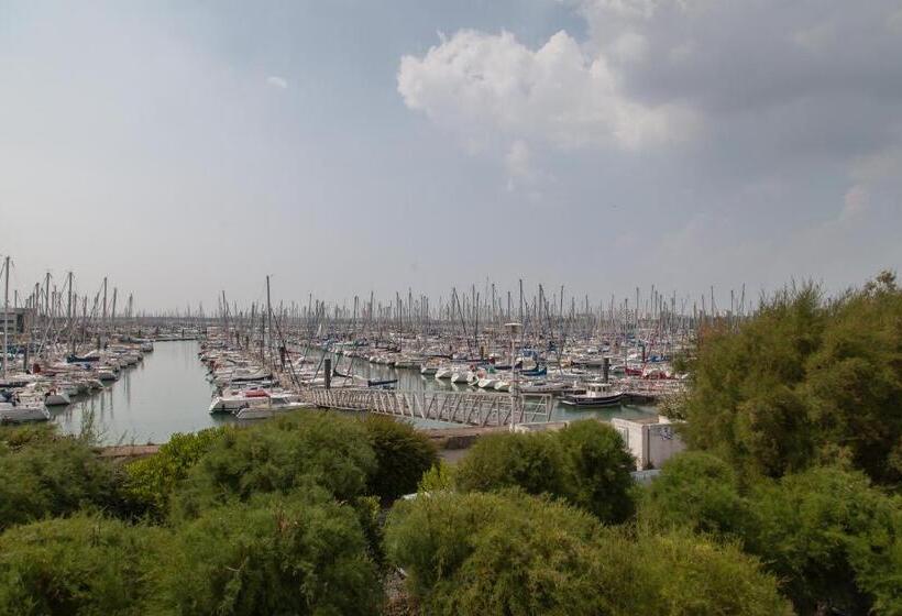 Общежитие Auberge De Jeunesse