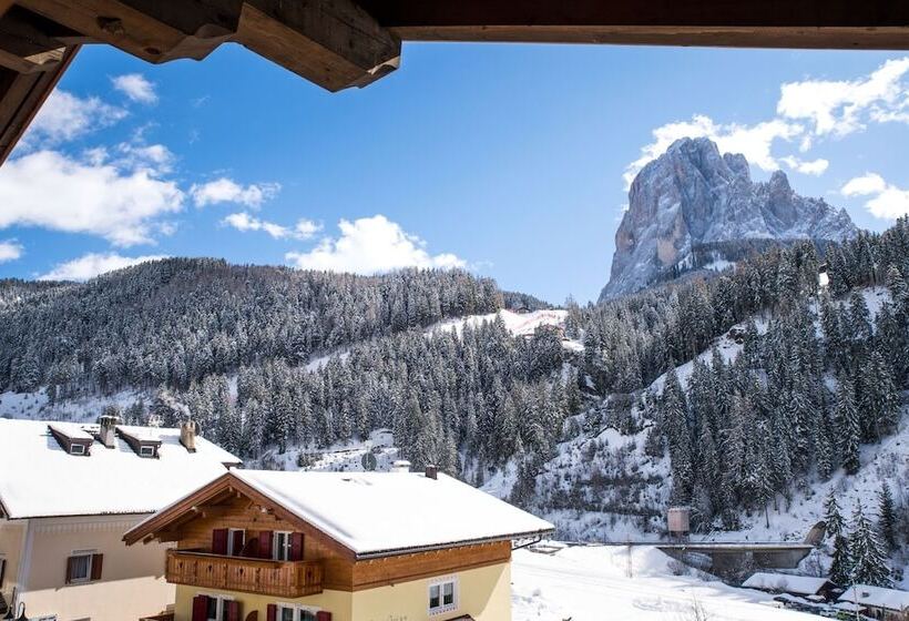 B&b La Tambra   Central With Restaurant