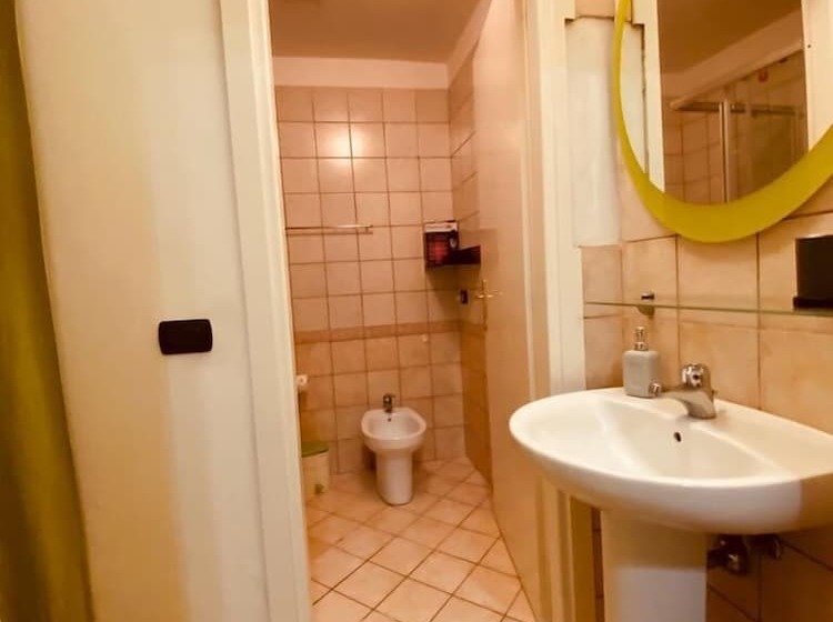 Hh Hermoso Housing Valenza