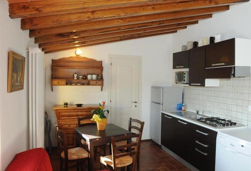 هتل Agriturismo Borgo Nuovo Di Mulinelli