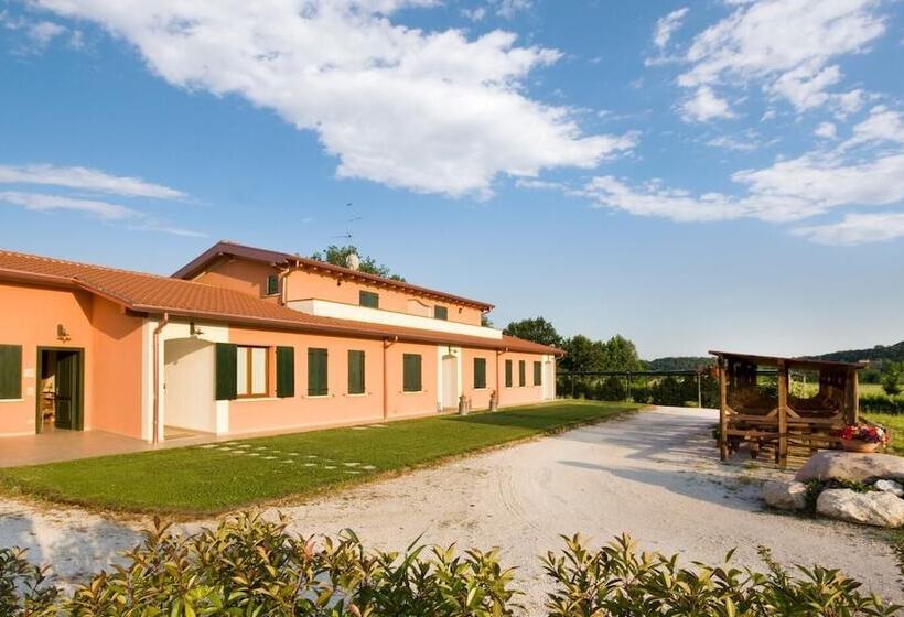 Отель Agriturismo Cascina Roveri