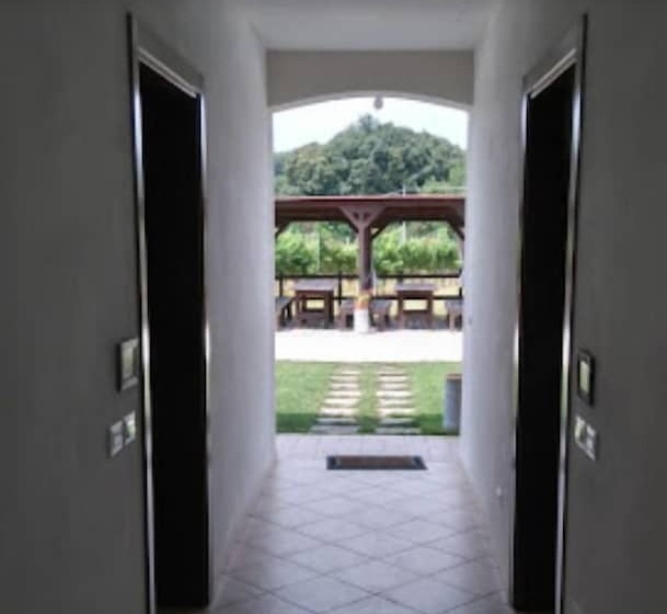 Отель Agriturismo Cascina Roveri