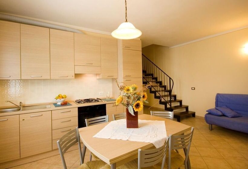 Отель Agriturismo Cascina Roveri