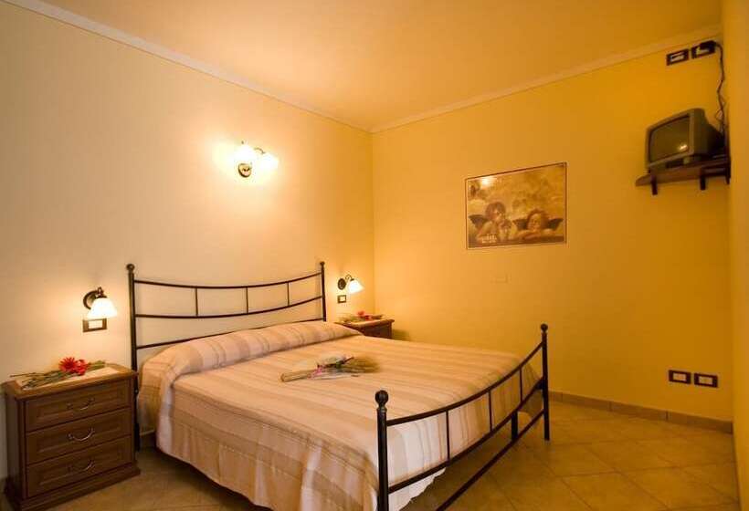 Отель Agriturismo Cascina Roveri