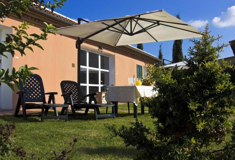 Отель Agriturismo Ferruggini