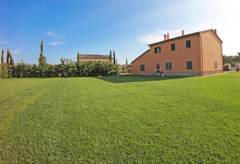 Отель Agriturismo Ferruggini