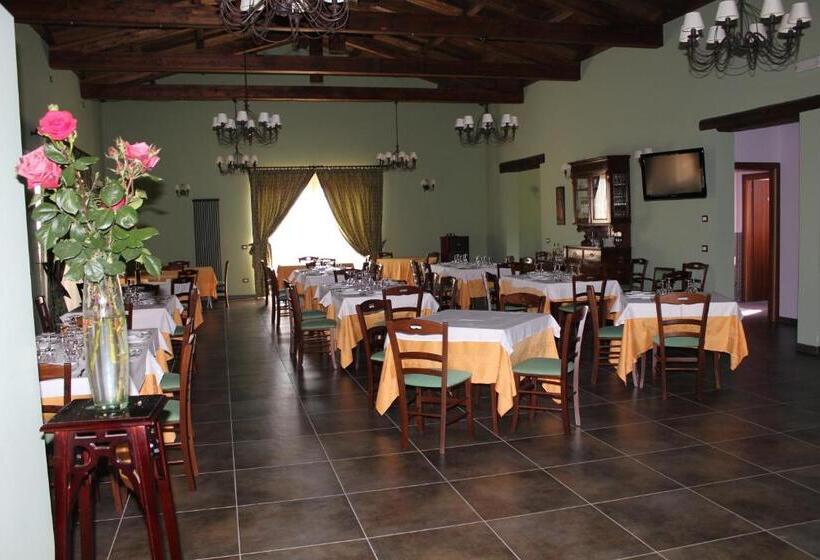 Отель Agriturismo Il Borgo Degli Ulivi