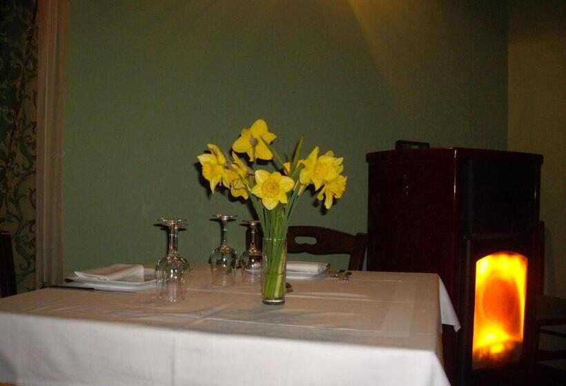 Отель Agriturismo Il Borgo Degli Ulivi