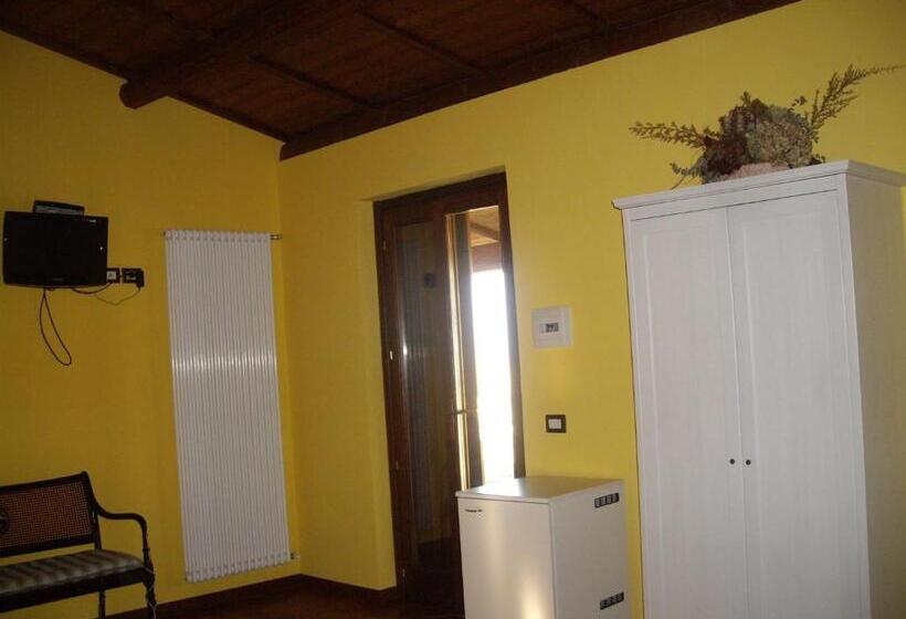 Отель Agriturismo Il Borgo Degli Ulivi