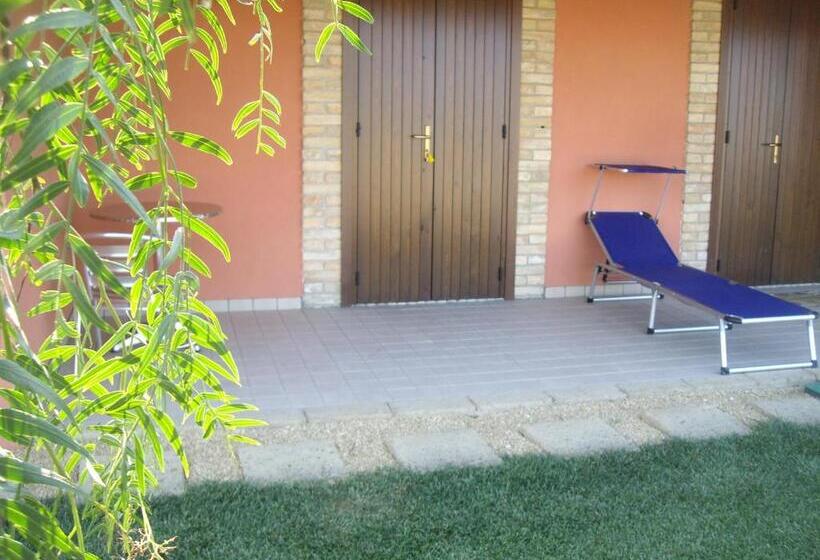 Отель Agriturismo Il Borgo Degli Ulivi