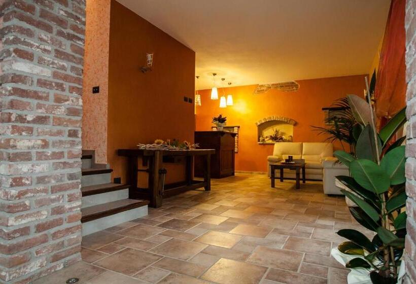 Отель Agriturismo La Dimora Del Contadino