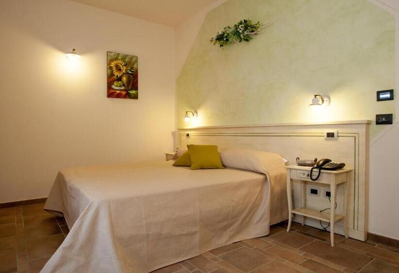 Отель Agriturismo La Dimora Del Contadino