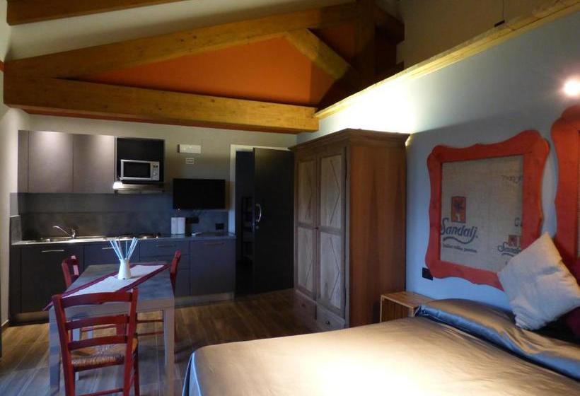 ホテル Agriturismo La Sforzata