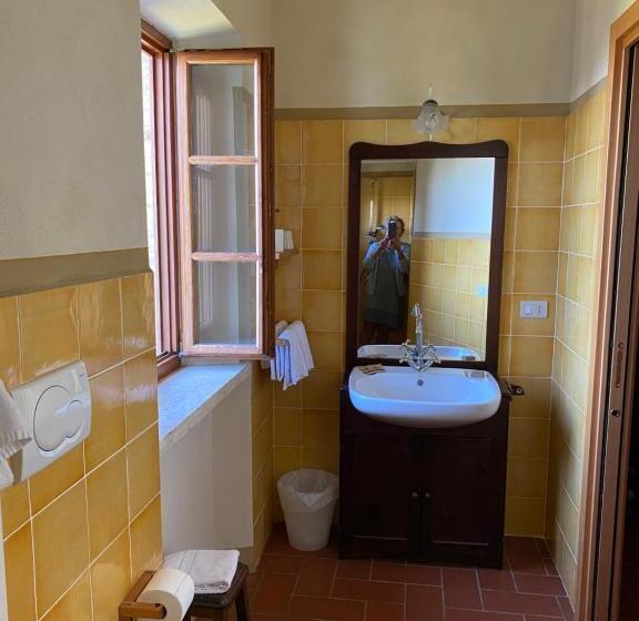 בית מלון כפרי Agriturismo Montecchio