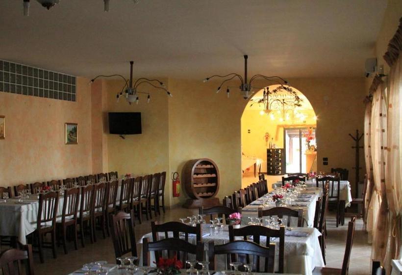 בית מלון כפרי Agriturismo Silos Agri