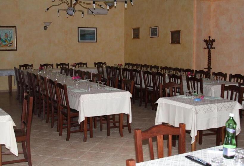 בית מלון כפרי Agriturismo Silos Agri