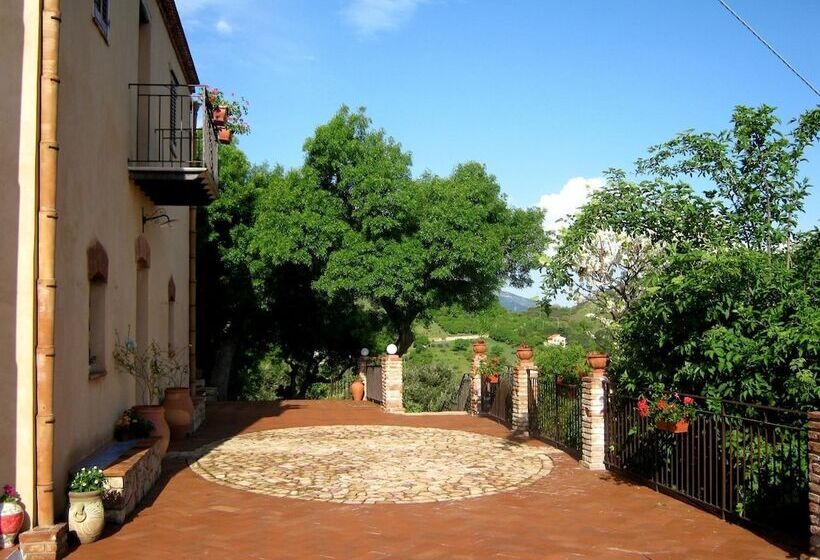 בית מלון כפרי Casale Margherita Turismo Rurale