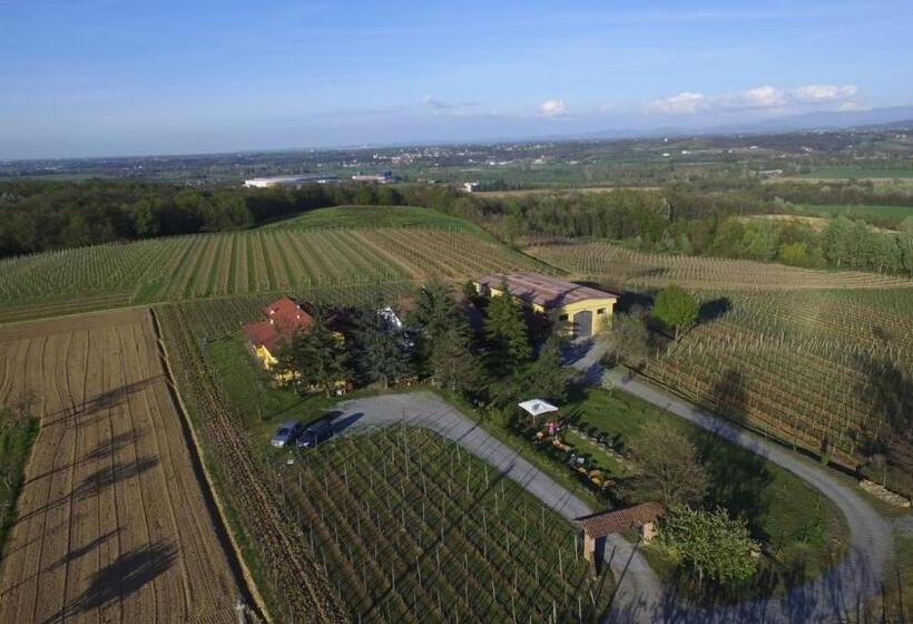 Отель Cascina La Maddalena Bed & Wine