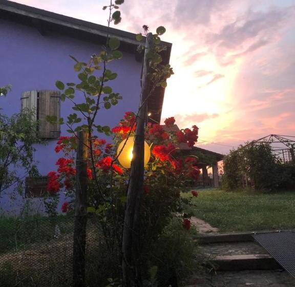 Отель Cascina La Maddalena Bed & Wine