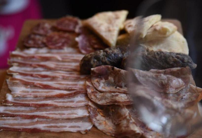 酒店 Fonteantica Agriturismo