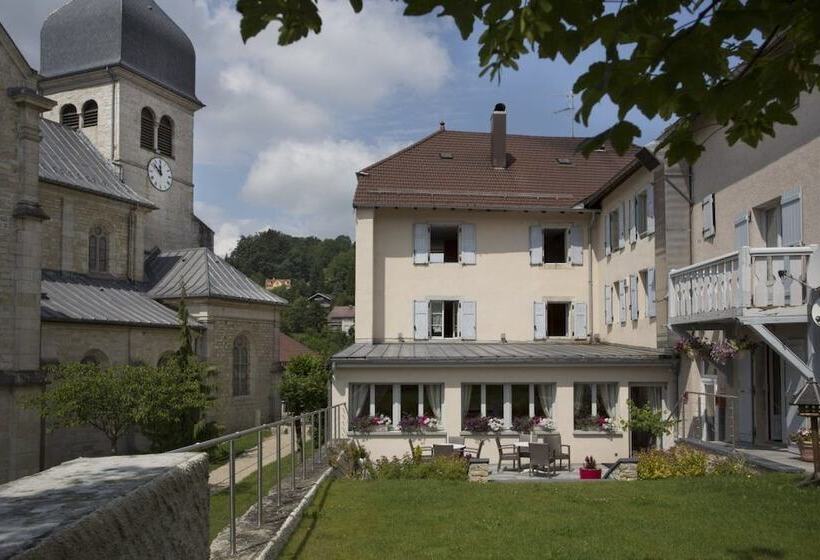 ホテル La Couronne