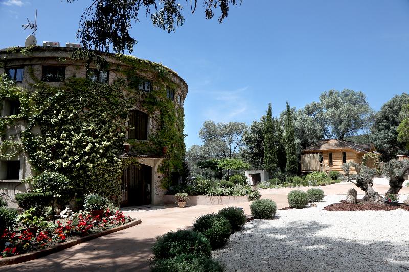 Отель L'hostellerie Du Moulin Des Oliviers