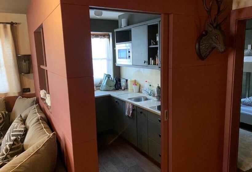 Nei Y Suredl Nevesole