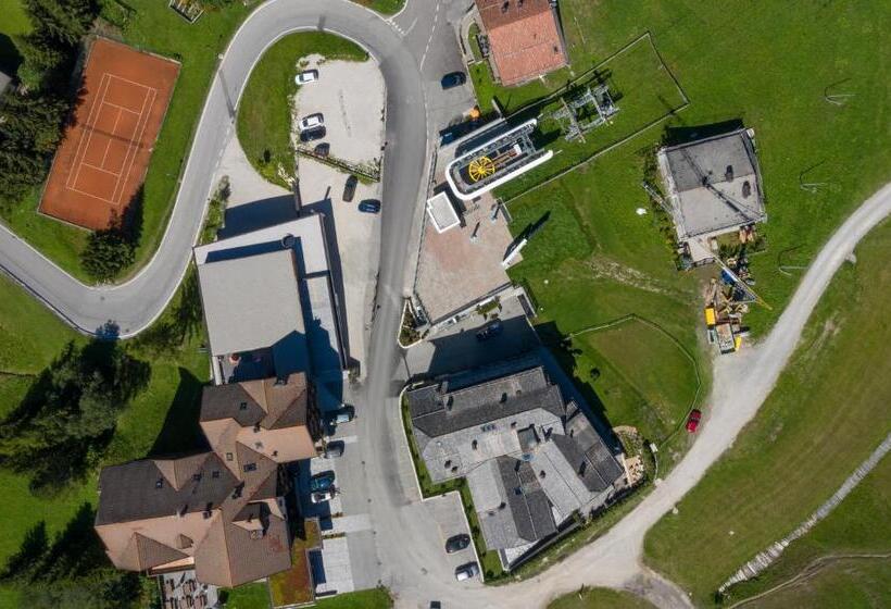 Nei Y Suredl Nevesole