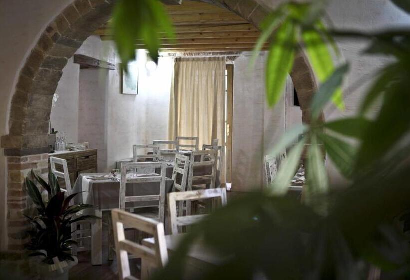 بنسيون Abas Ristorante Pizzeria Affittacamere