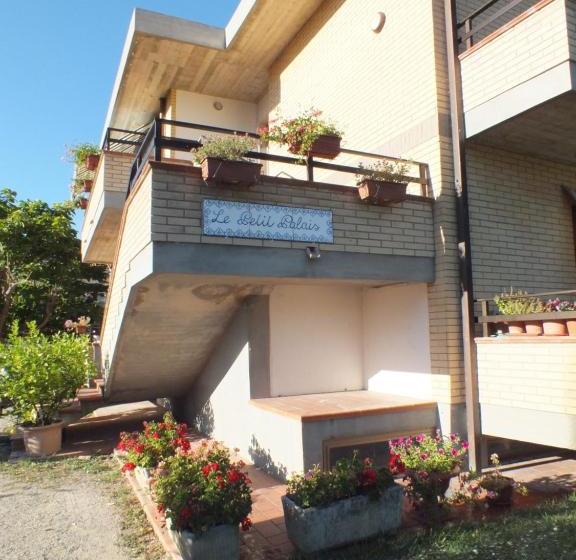 פנסיון Affittacamere Le Petit Palais