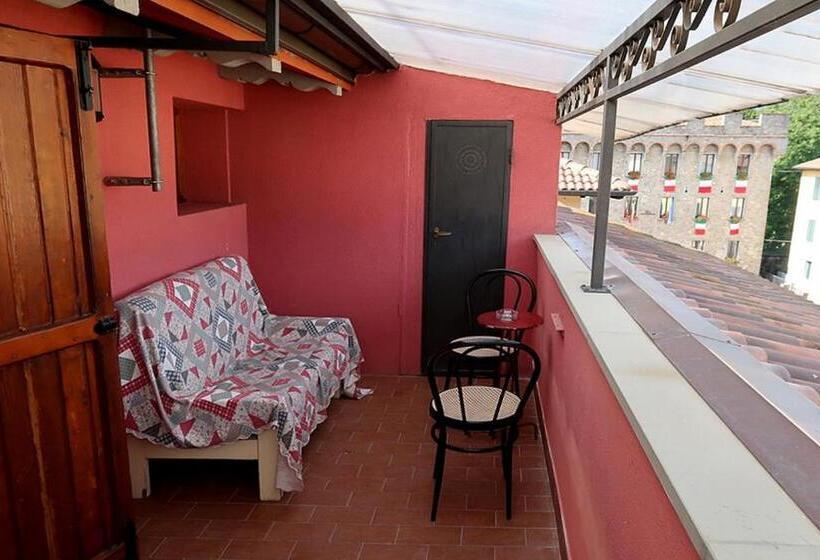 بنسيون Albergo Ristorante La Rocca