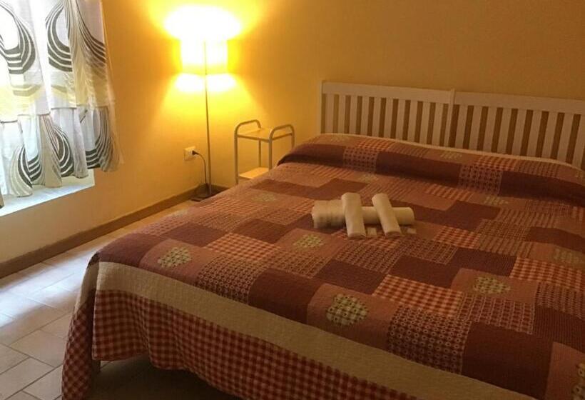 بنسيون Albergo Ristorante La Rocca